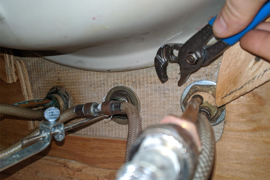 Fixing a dripping kitchen faucet step-by-step